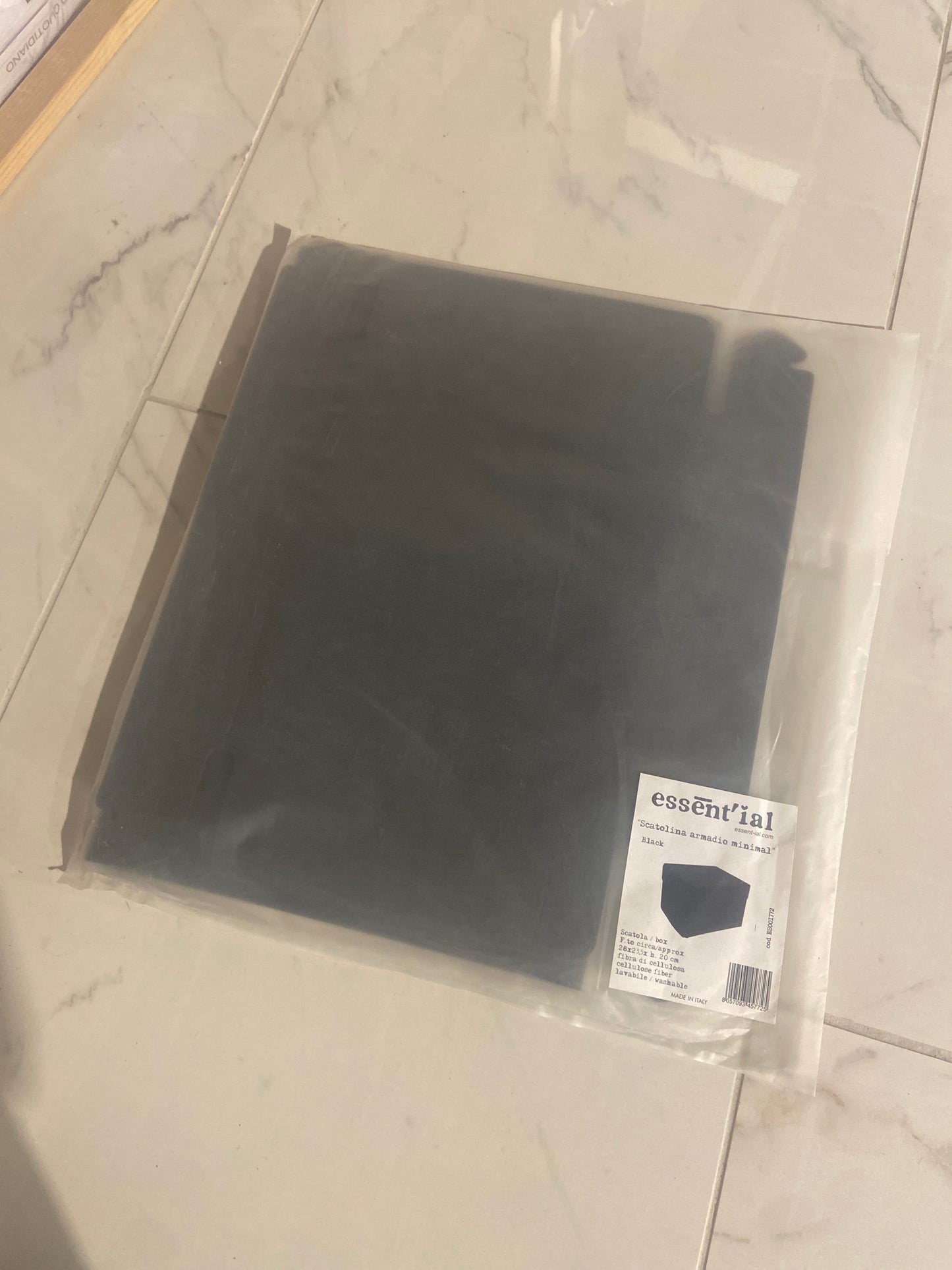 ESSENT'IAL SCATOLINA ARMADIO MINIMAL