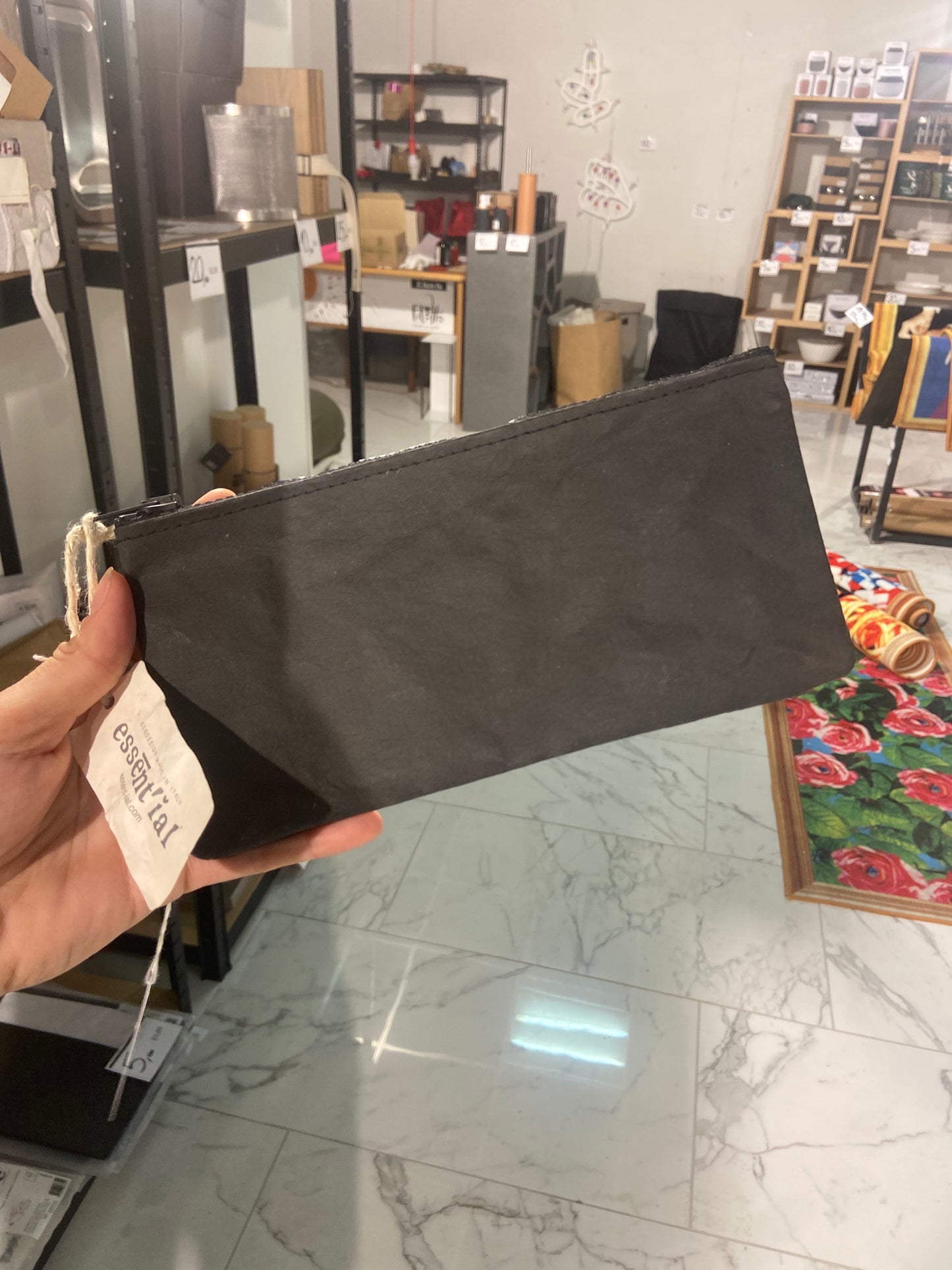 ESSENT'IAL MONEY ZIP LARGE NERO