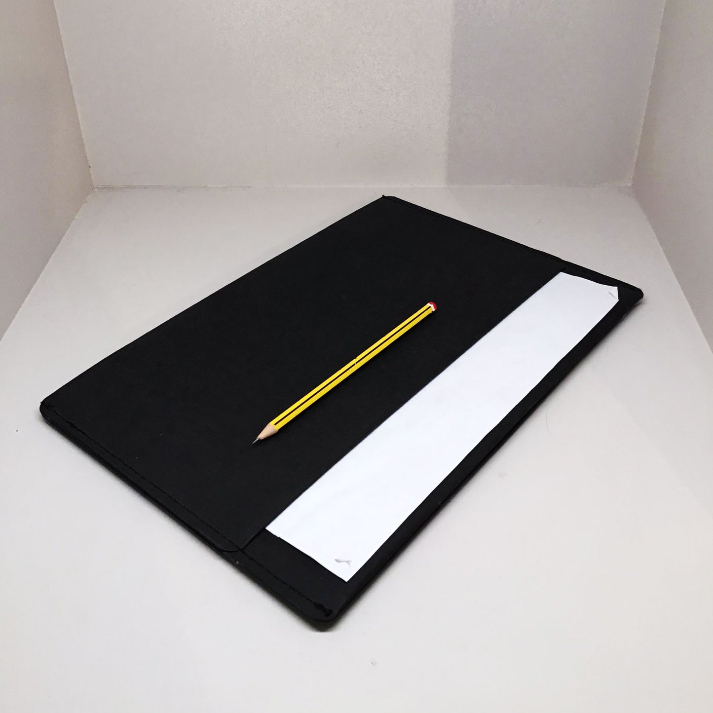 ESSENT'IAL TABLET & DOCUMENTS