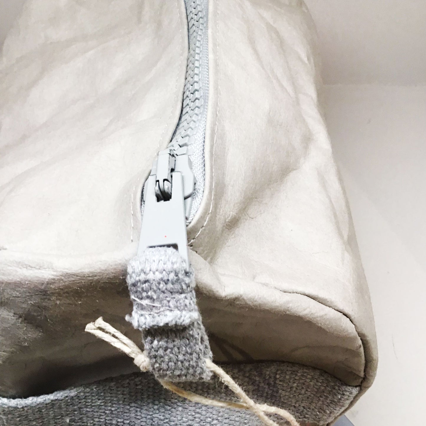 ESSENT'IAL ZIP CILINDRO ML GRIGIO