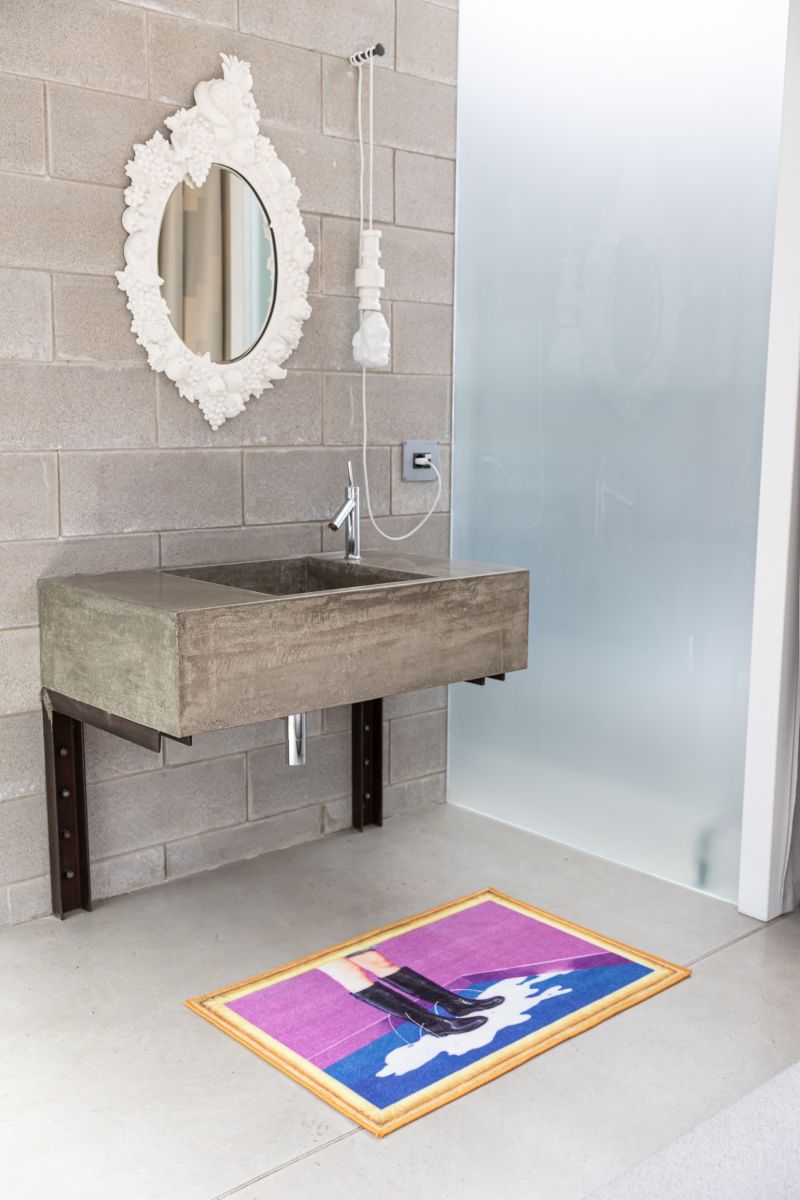 Seletti Toiletaper Tappeto bagno Milky Boots